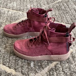 💕NIKE AIR AIR FORCE 1 (The Force Is Female)💕